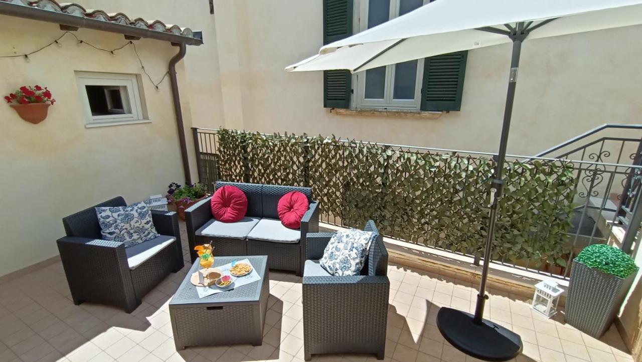 Cozy House Con Corte Privata In Centro Storico Aq L'Aquila Eksteriør billede