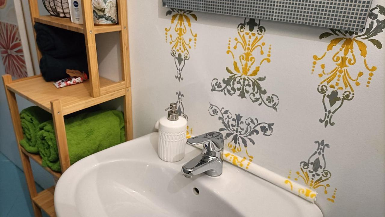 Cozy House Con Corte Privata In Centro Storico Aq L'Aquila Eksteriør billede